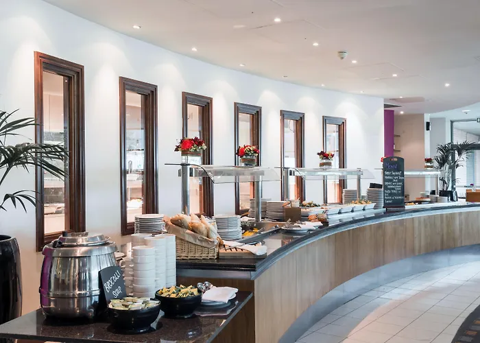 Best Airport Hotels in Birmingham with Parking